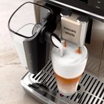 cafeteira_expresso_walita_superautomatica_lattego_serie_5500_1400w_ep5547_preta_127v_06.jpg