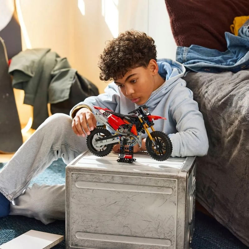 lego_technic_moto_ducati_desmo450_mx_factory_08.jpg