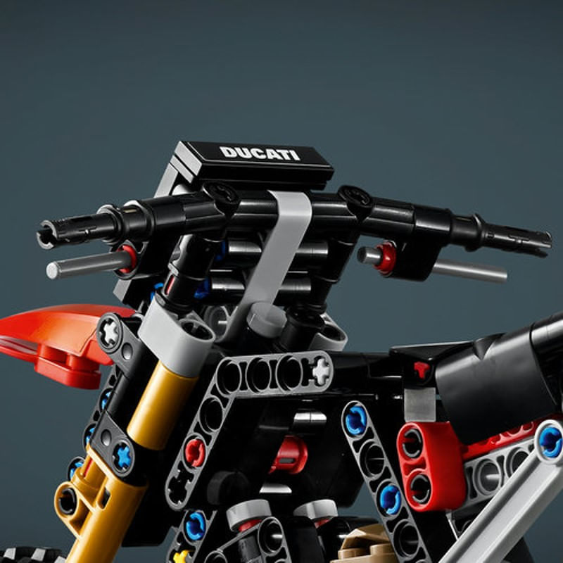 lego_technic_moto_ducati_desmo450_mx_factory_09.jpg