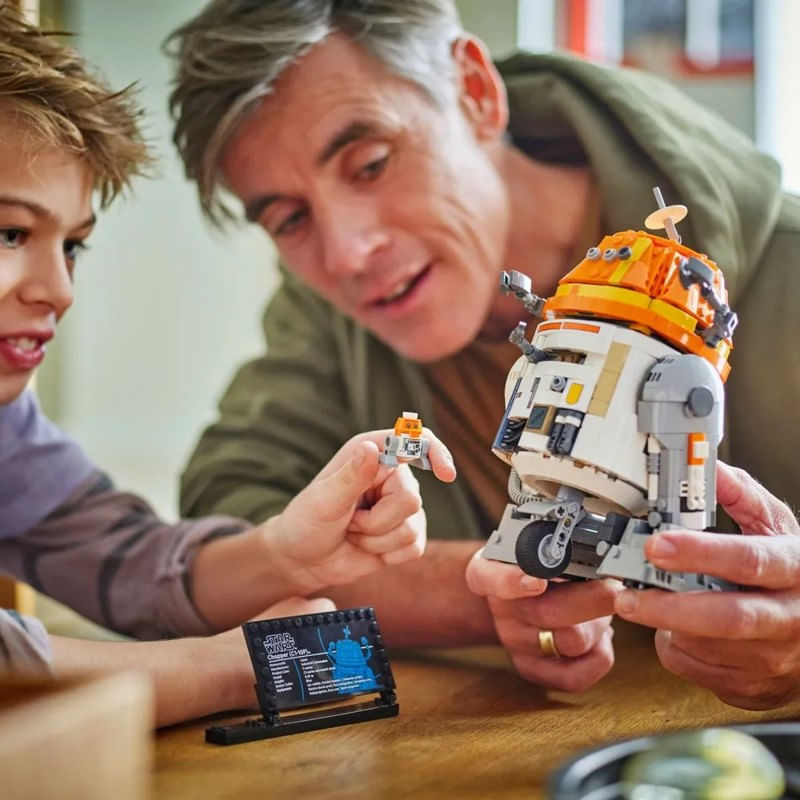 lego_star_wars_droide_astromecanico_chopper_c1-10p_07.jpg