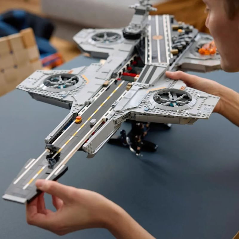 lego_marvel_aeroporta-avioes_da_s.h.i.e.l.d._11.jpg