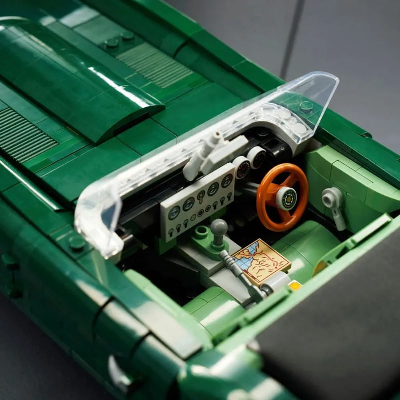 lego_icons_jaguar_e-type_10.jpg