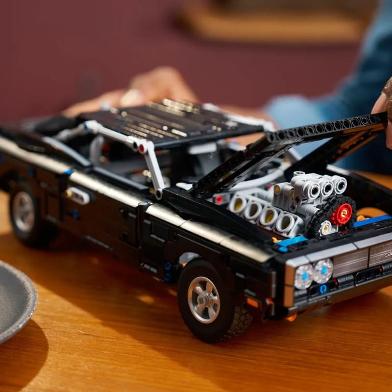 lego_technic_velozes_e_furiosos_dodge_charger_r_t_10.jpg