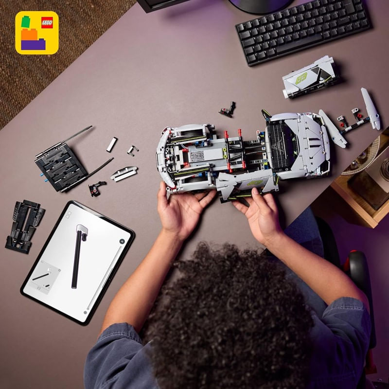 lego_technic_supercarro_esportivo_lamborghini_revuelto_10.jpg