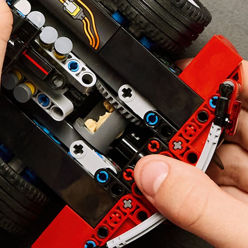 lego_technic_ferrari_fxx_k_10.jpg